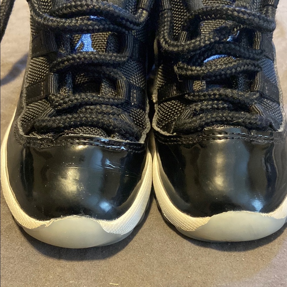 Jordan 11 Retro - Picture 3 of 6